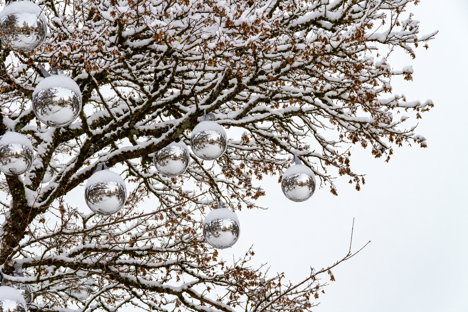6 x Weihnachtskugeln für den Außenbereich Ø 10-15 cm, frostfest und witterungsbeständig