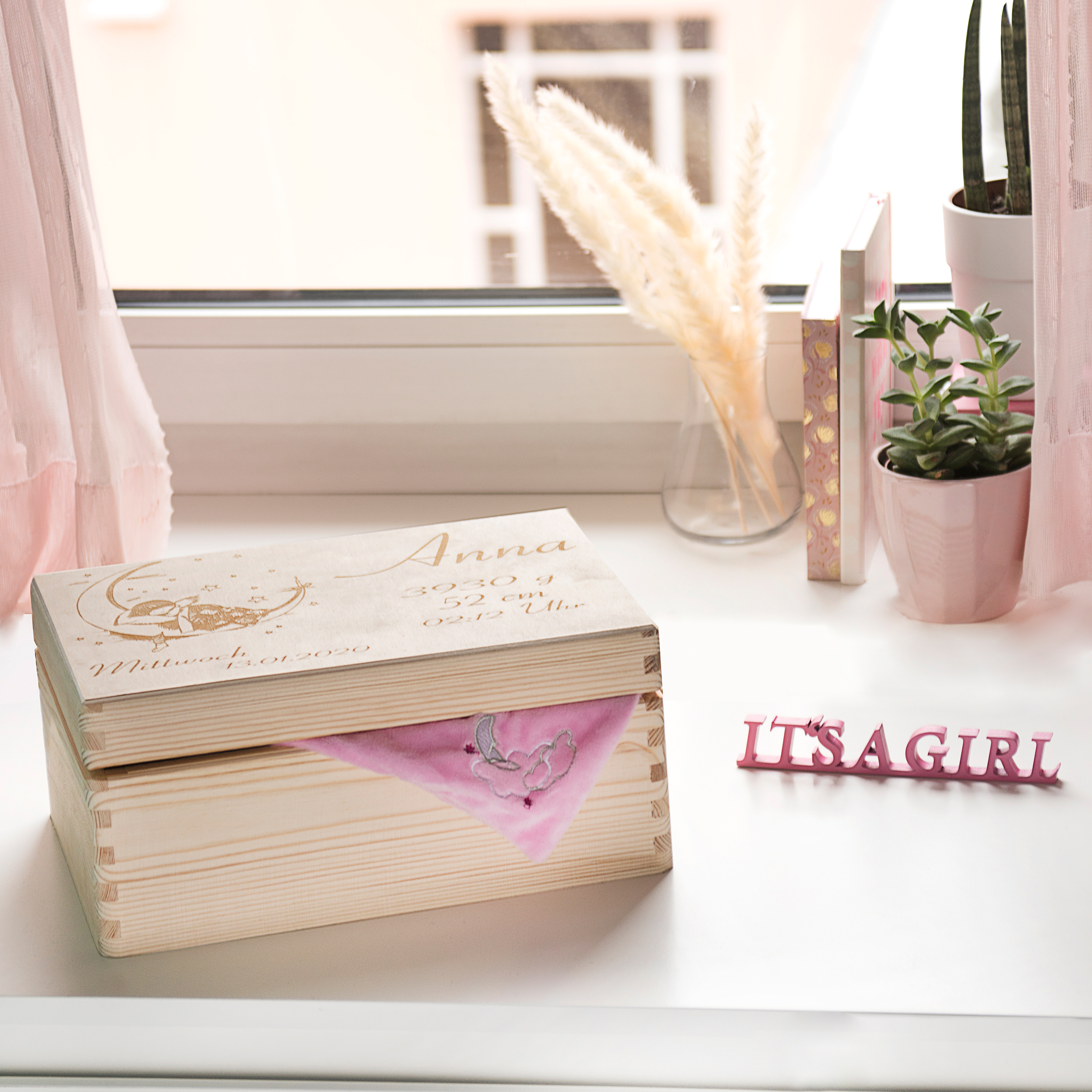 Erinnerungsbox Baby "Name" - individuell graviert zur Geburt