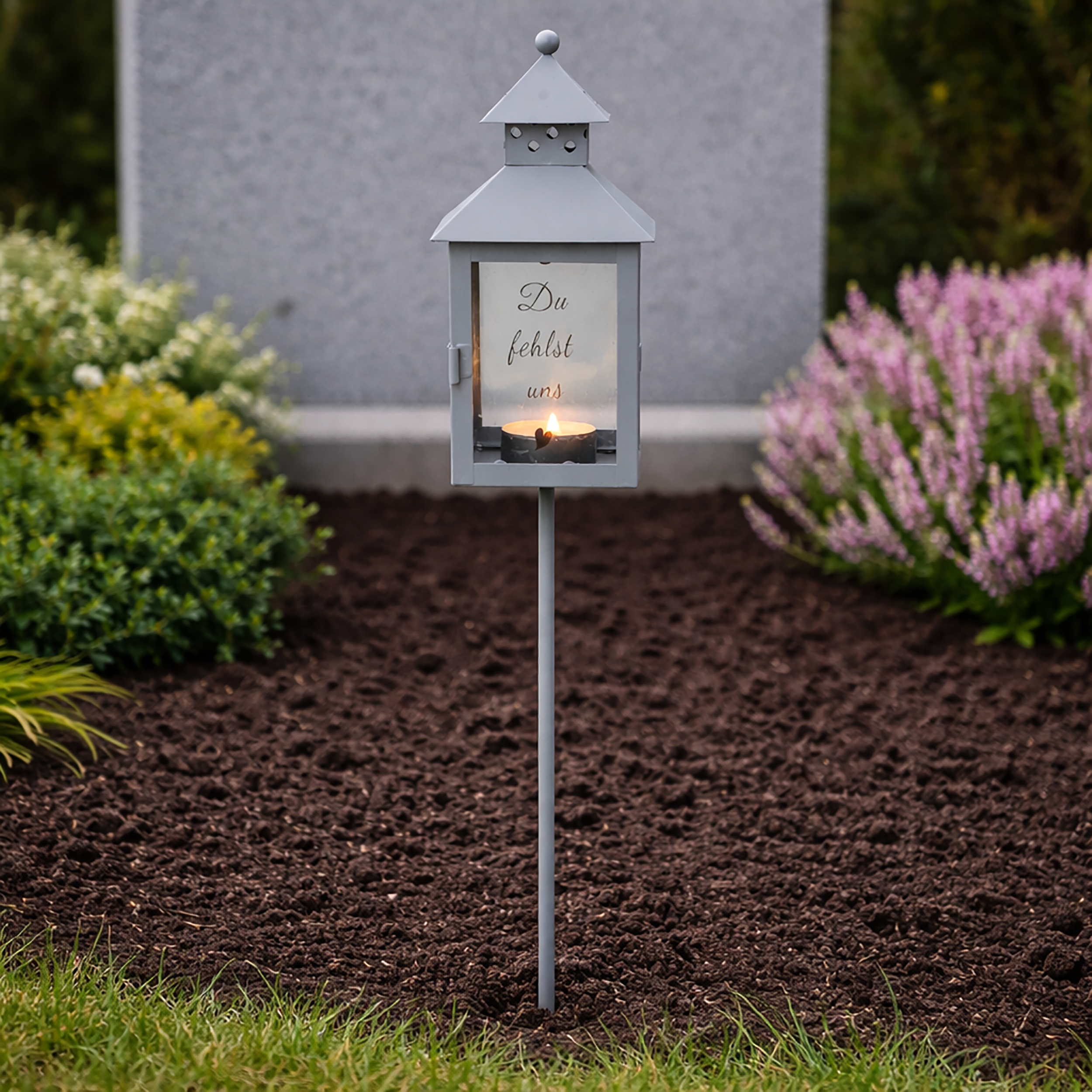 Laterne Grablicht aus Metall zum Stecken H 50 cm