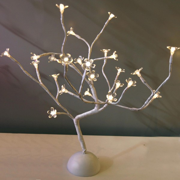 LED-Baum mit 24 LEDs, H 40 cm batteriebetrieben für innen